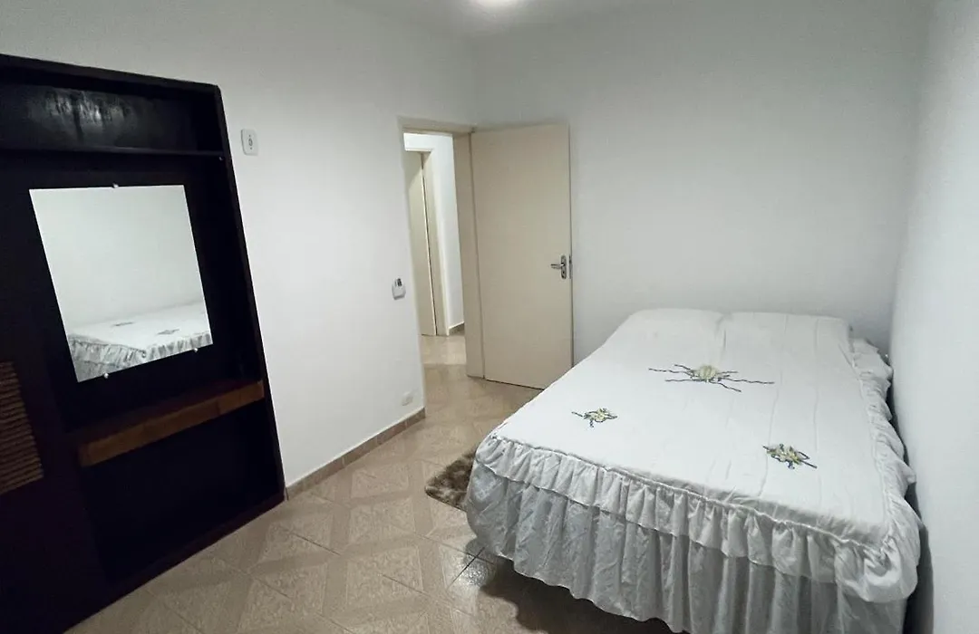 Apartamento charmoso a 400mts da praia da Enseada-1