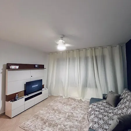 Apartamento charmoso a 400mts da praia da Enseada-3